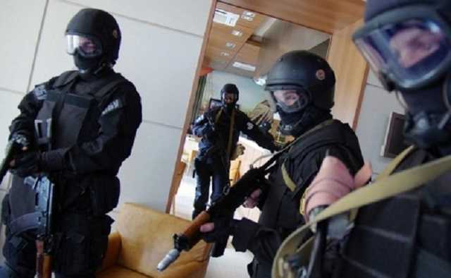 Обыскивают помощника Холодницкого