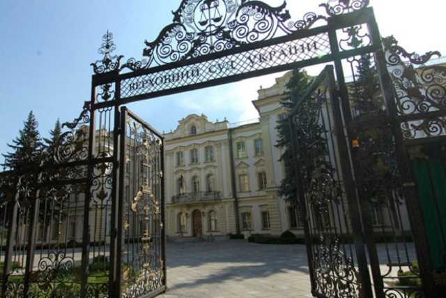 Украинцев освободили от ЕСВ: кому теперь можно не платить