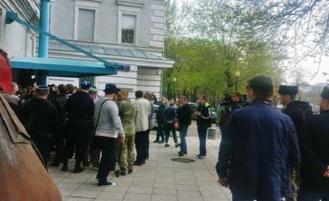 Сторонники "Л/ДНР" осадили центр в Москве