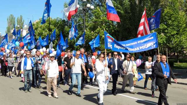 Флаги России, военные и байкеры: Как в оккупированном Крыму отмечают Первомай