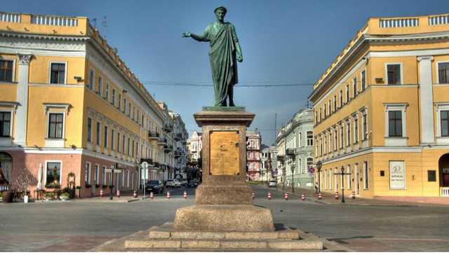 Бронетехника и много силовиков: Как в Одессе готовятся к провокациям 2 мая