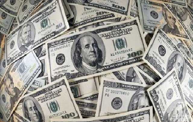 Майский сюрприз: что будет с курсом доллара в Украине