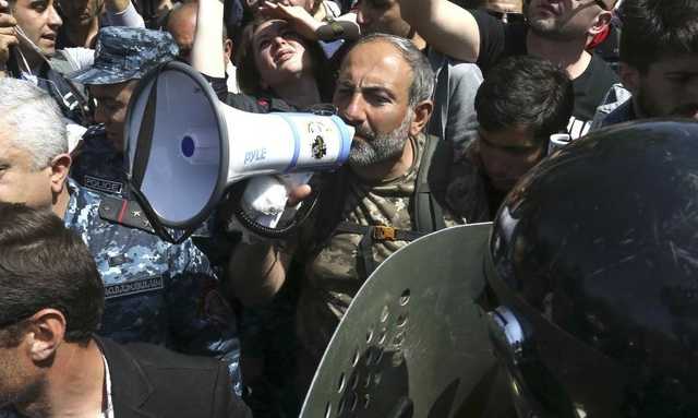 Лидер армянской оппозиции Пашинян призвал протестующих расходиться