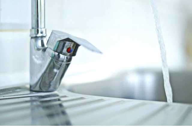 Помимо горячей воды в Киеве отключат еще и холодную: адреса