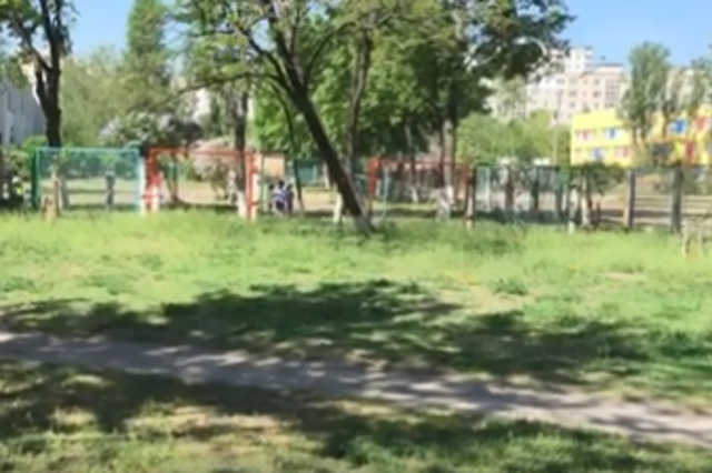 "Орала и шлепала": в Киеве засняли жесткое "воспитание" малышей в детсад