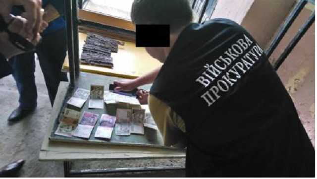 Преподаватель Одесского морского лицея шантажировал мать курсанта