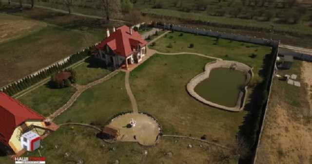 Судья из Борисполя переписал богатый особняк на дочь