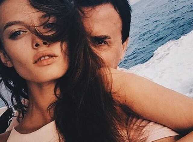 Пьяная жена миллионера лишилась бриллиантового кольца после сна в подъезде