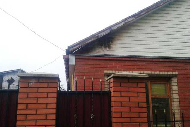 В Черкассах молния попала в интернет-кабель и подожгла дом