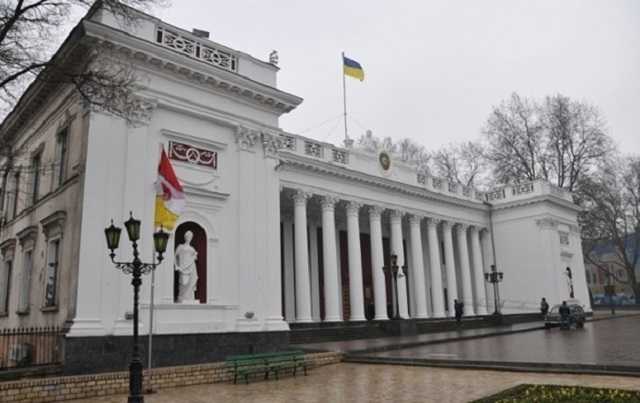 Чиновники Труханова хотят пересесть в крутые джипы по миллиону