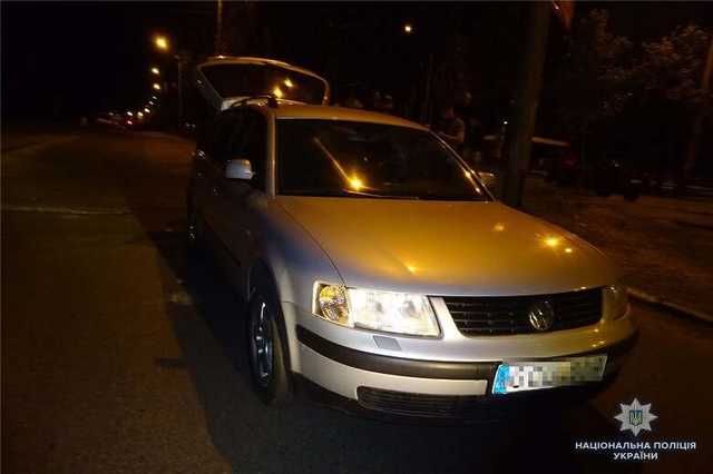 Избил битой: в Киеве водитель из-за замечания напал на полицейского