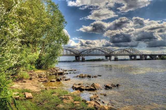 Связали и бросили в Днепр: в Киеве произошло жуткое убийство