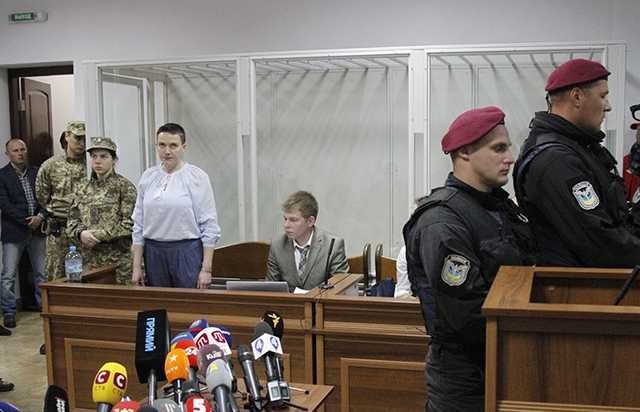 Савченко попросила дать ей бесплатного адвоката