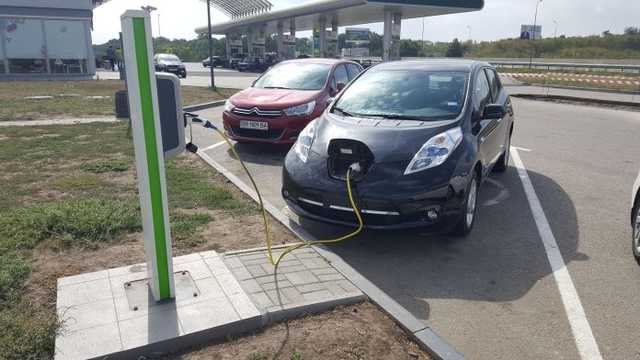      Nissan Leaf    