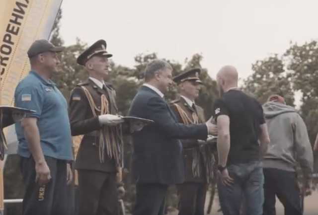 Вчинок гідний поваги: Реакція соцмереж на відмову від рукостискання з Порошенком