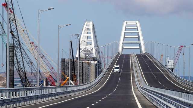 Путин за рулем КамАЗа прорвался в Крым