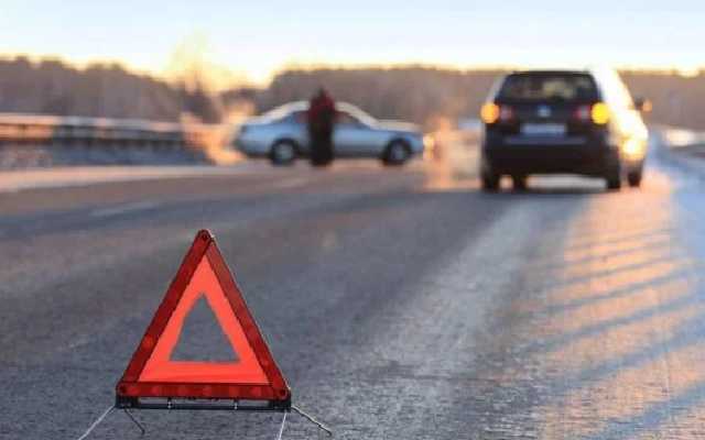 В Киеве авто сбило девушку, которая убегала от мужчины