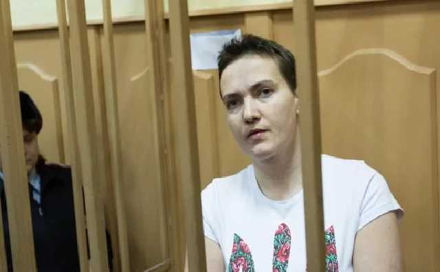 Адвокат Савченко не исключает, что она согласится на помощь от Медведчука