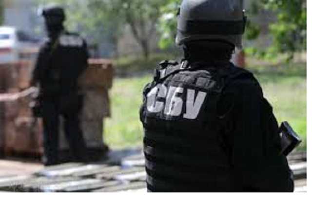 В Полтаве задержан экс-УБОПовец, помочившийся на стену СБУ