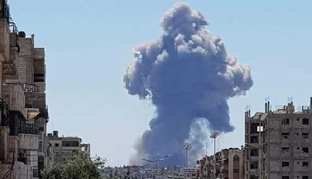 На крупной авиабазе в Сирии прогремели взрывы: появились фото