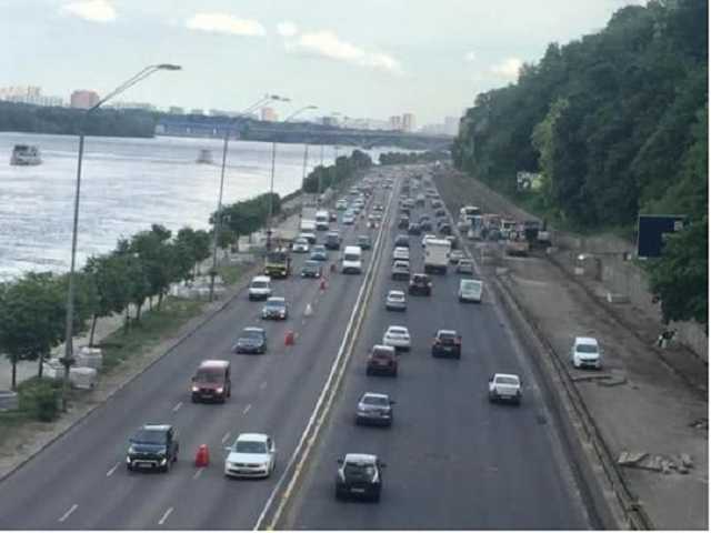 В Киеве после ремонта открыли Набережное шоссе