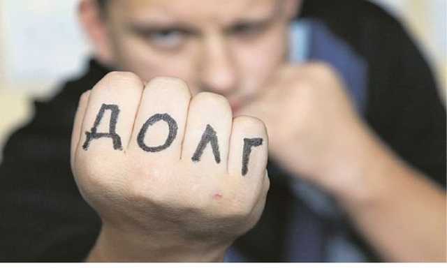 В Киеве пенсионер стрелял в коллекторов: пользователи заподозрили фейк