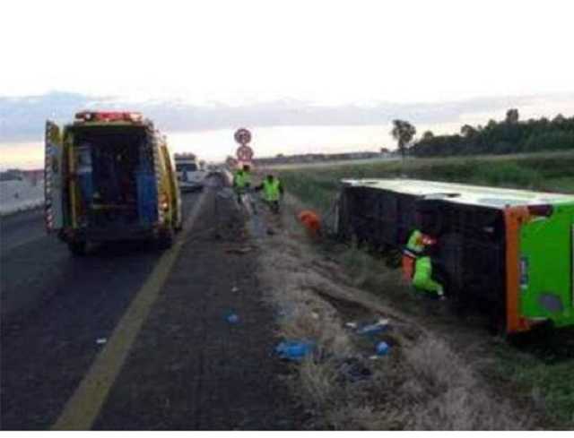 В Италии перевернулся автобус: много пострадавших