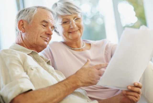 Украинцы начали открывать счета в негосударственных пенсионных фондах