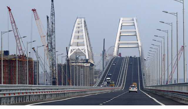 Россиянин рассказал, как Кремль унизили Крымским мостом