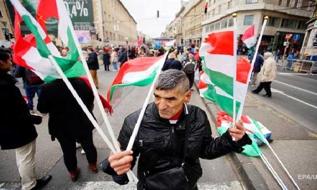 Власти Венгрии приняли "Меморандум о защите закарпатских венгров"