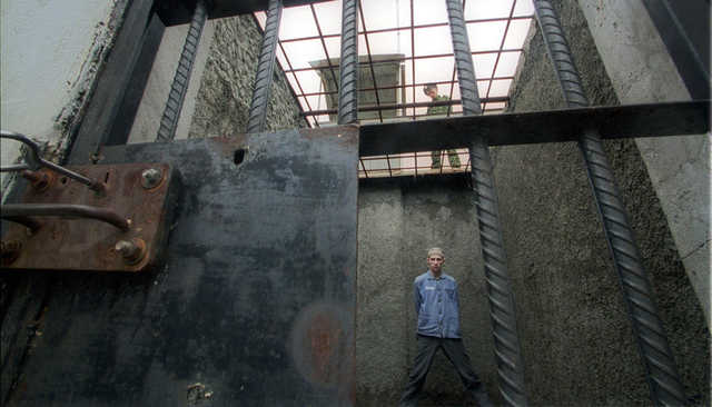 Как выходят из украинских тюрем пожизненно осужденные