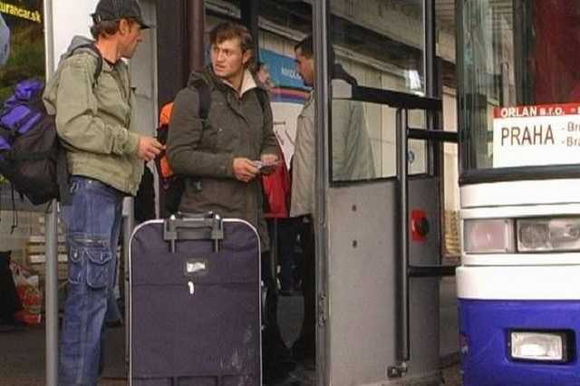 Украинцев заманивают работать в Европу: что нужно знать о новых правилах