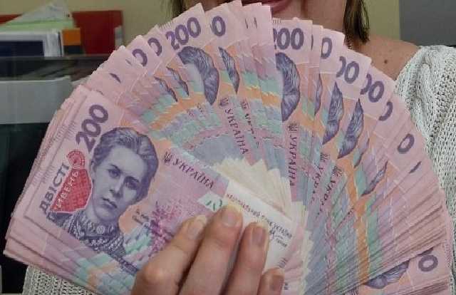 Гривна будет сохранять спокойствие до августа-сентября