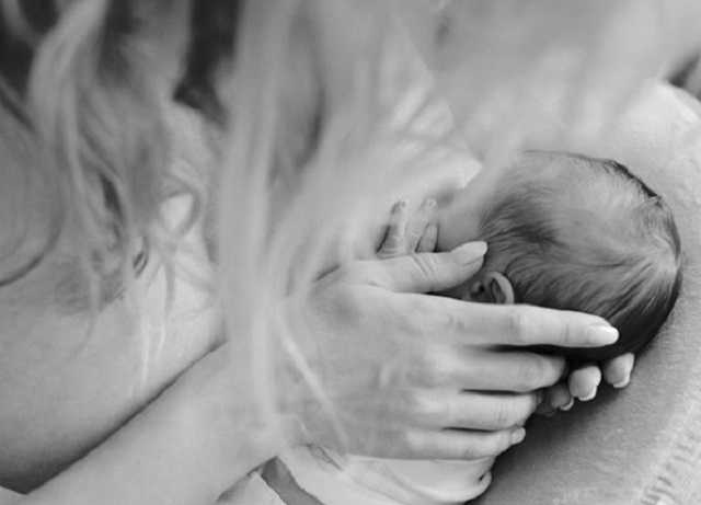 Лобода показала первое фото новорожденной дочери