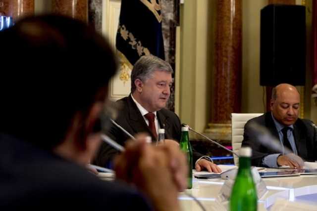 Установить мир и поднять экономику: Порошенко заговорил предвыборными обещаниями