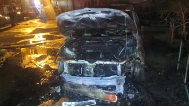 Ночью в Ужгороде сожгли автомобиль прокурора