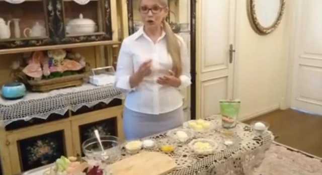 Не сырниками едиными: Тимошенко сегодня печет хачапури