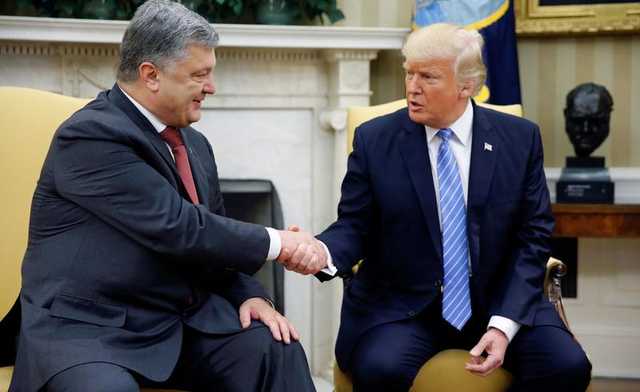 Американские комики высмеяли Порошенко, заплатившего за встречу с Трампом