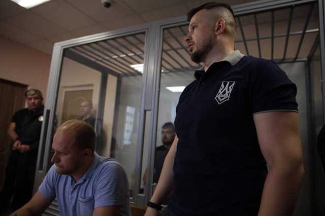 В Киеве радикалы окружили Деснянский суд