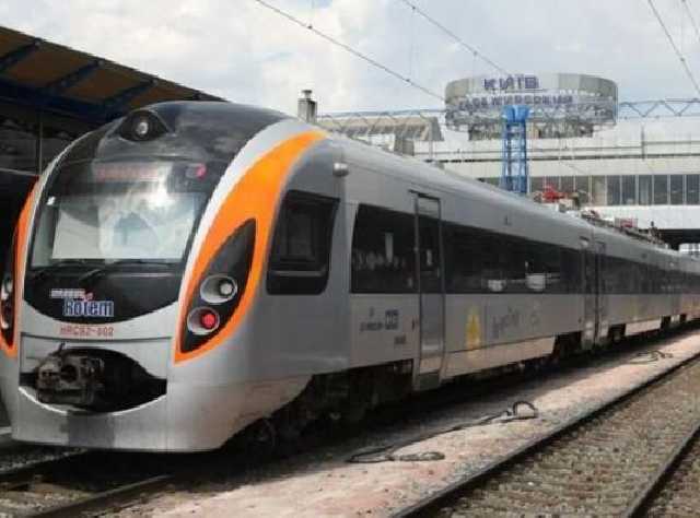 «Укрзалізниця» запускает в Харьков дополнительный поезд Интерсити+