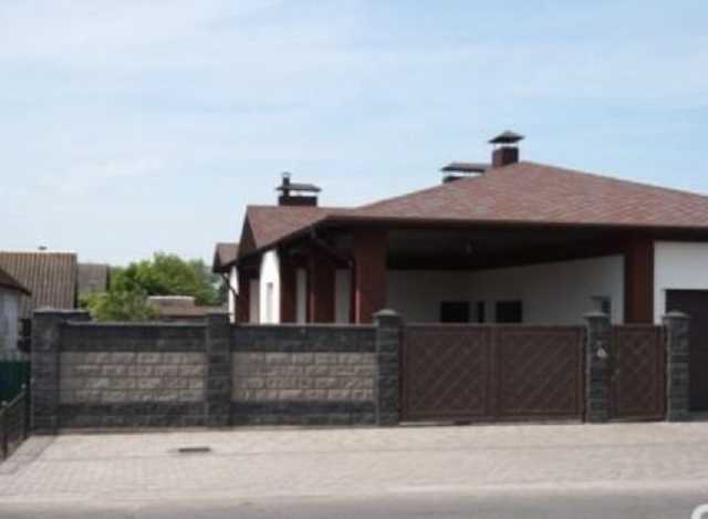 Дім у Старій Рафалівці, де мешкають родичі Павла Демчини