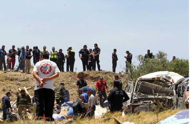 В Мексике грузовик столкнулся с пассажирским автобусом, погибли 11 человек