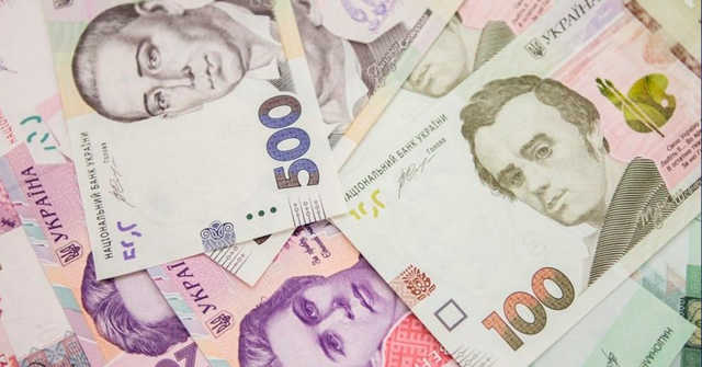 В Украине упал курс доллара и евро