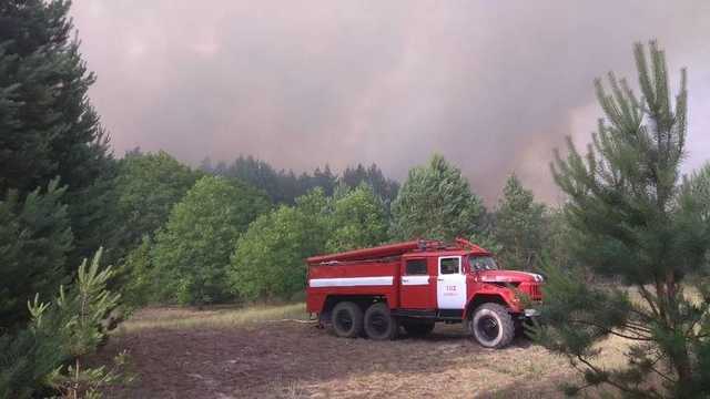 Площадь пожара в Чернобыле удалось уменьшить вдвое