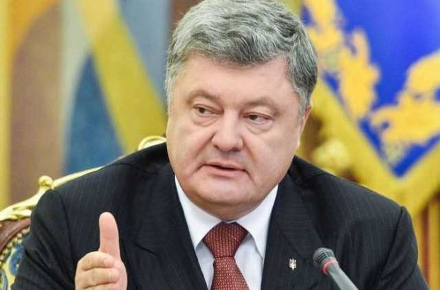 Порошенко поблагодарил журналистов за поддержку в противостоянии РФ