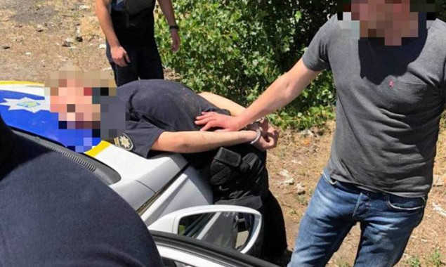 В Киеве задержали на взятке двух инспекторов патрульной полиции