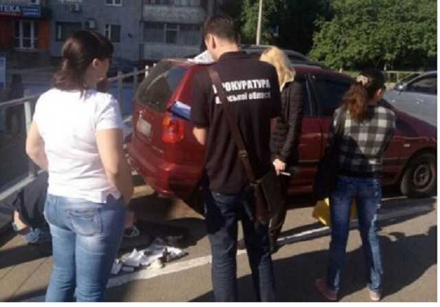 В Одесской области сотрудники фискальной службы попались на взятке в 55 тысяч грн