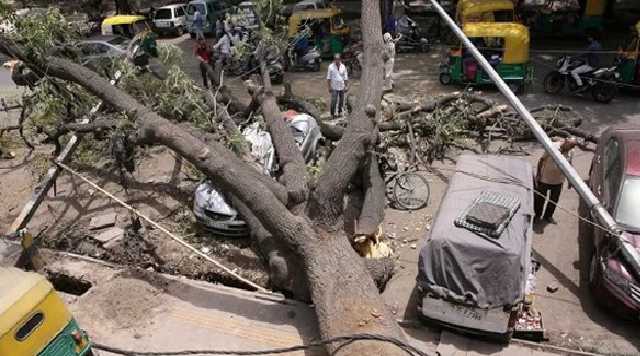 Мощный ураган в Индии забрал жизни 30 человек