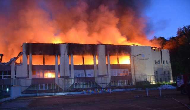 Во Львове горело здание спорткомплекса Минобороны
