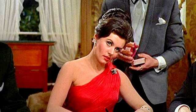 Умерла звезда фильмов о Джеймсе Бонде